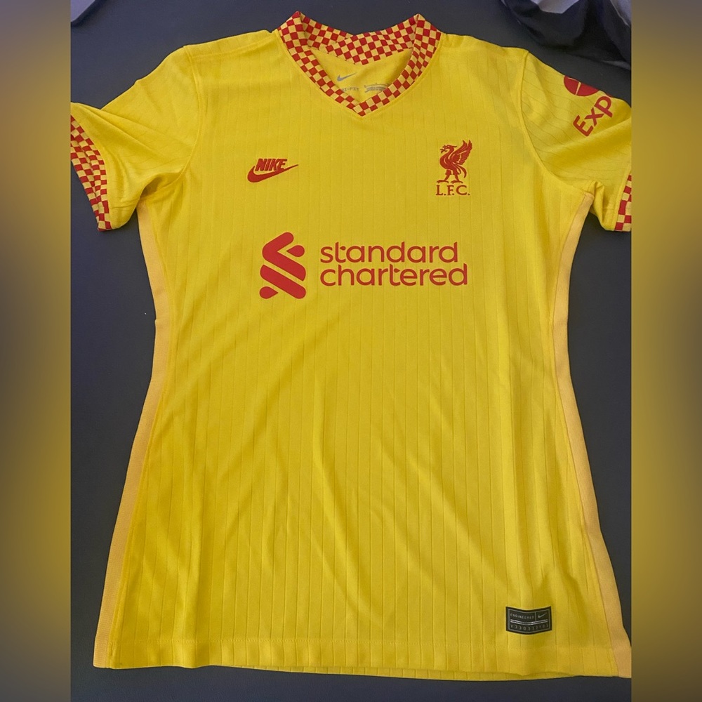 Nike Liverpool soccer jersey Wmns small.  New!!